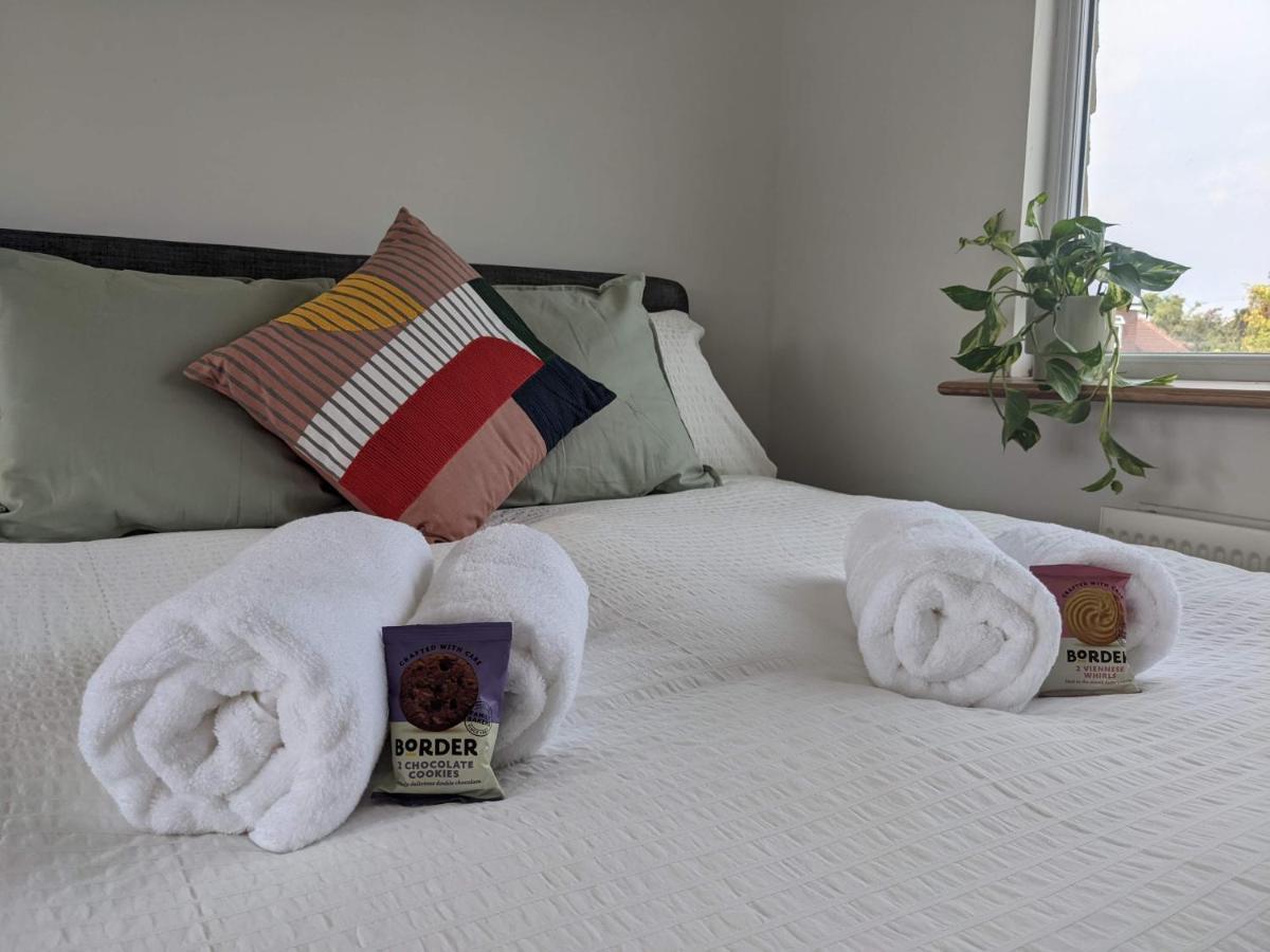 *Large Unique Retro Private Attic & Bathroom* 브라이턴 외부 사진